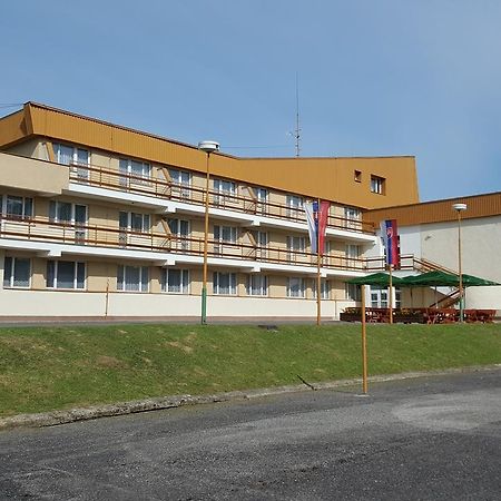 Hotel Banik Nitrianske Rudno Екстериор снимка