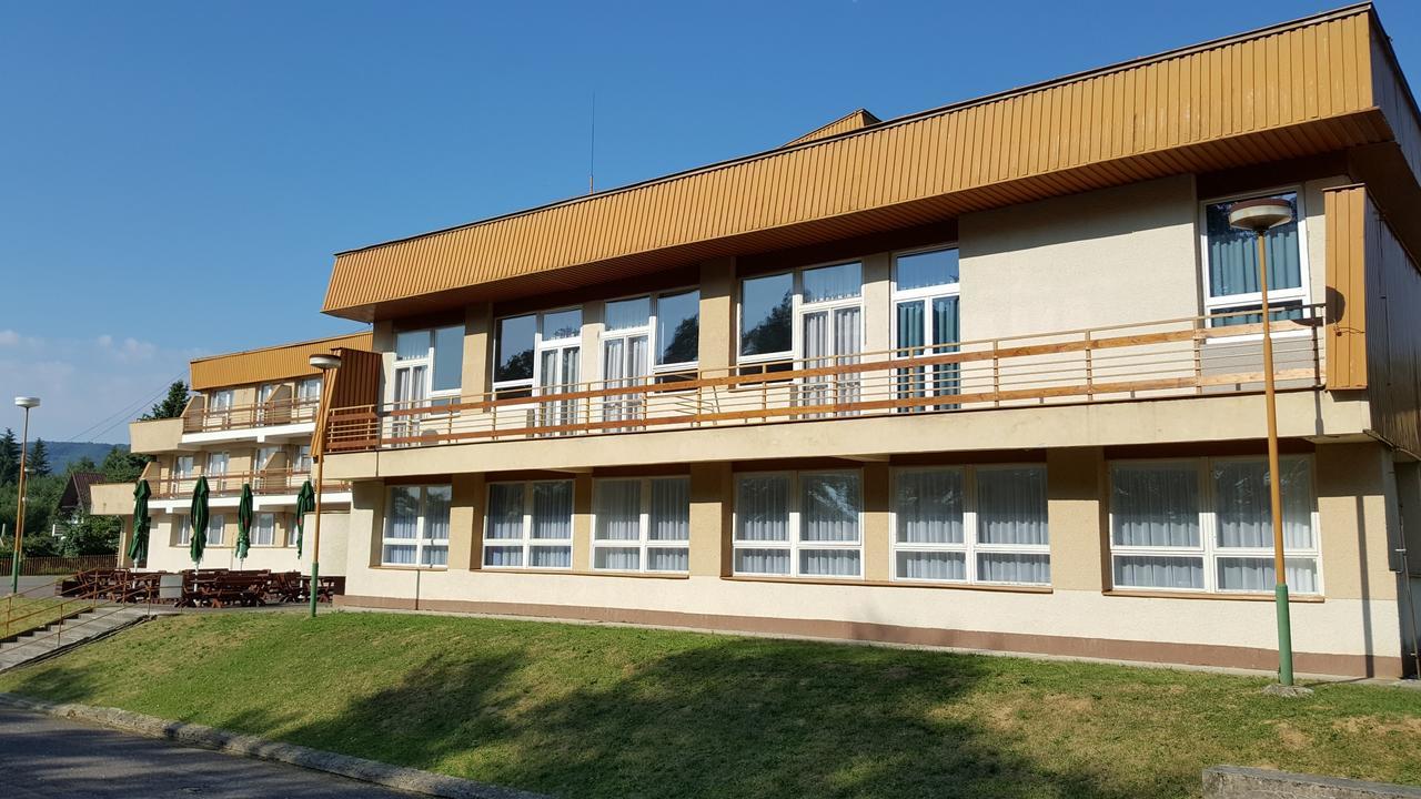 Hotel Banik Nitrianske Rudno Екстериор снимка