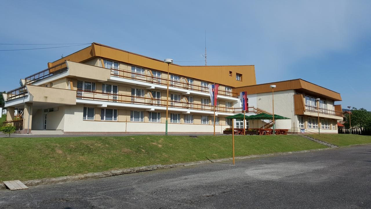 Hotel Banik Nitrianske Rudno Екстериор снимка
